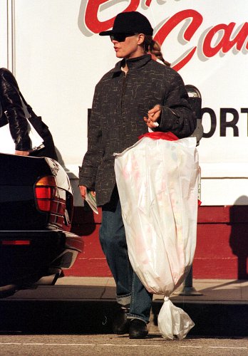 Kim Basinger on 1998-03-06 