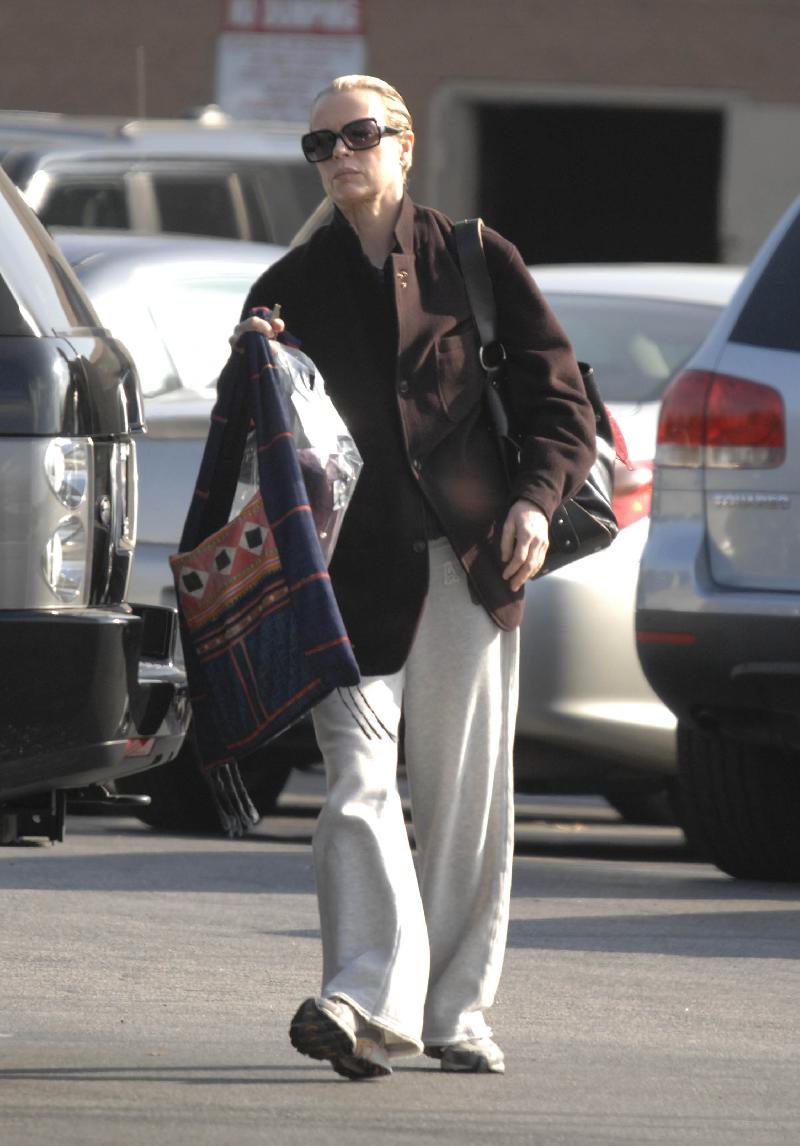 Kim Basinger On 2007-12-17
