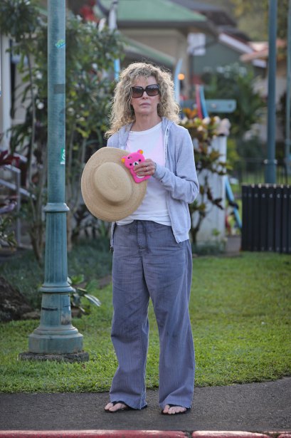 Kim Basinger and Mitch Stone in Hawaii - December 2015