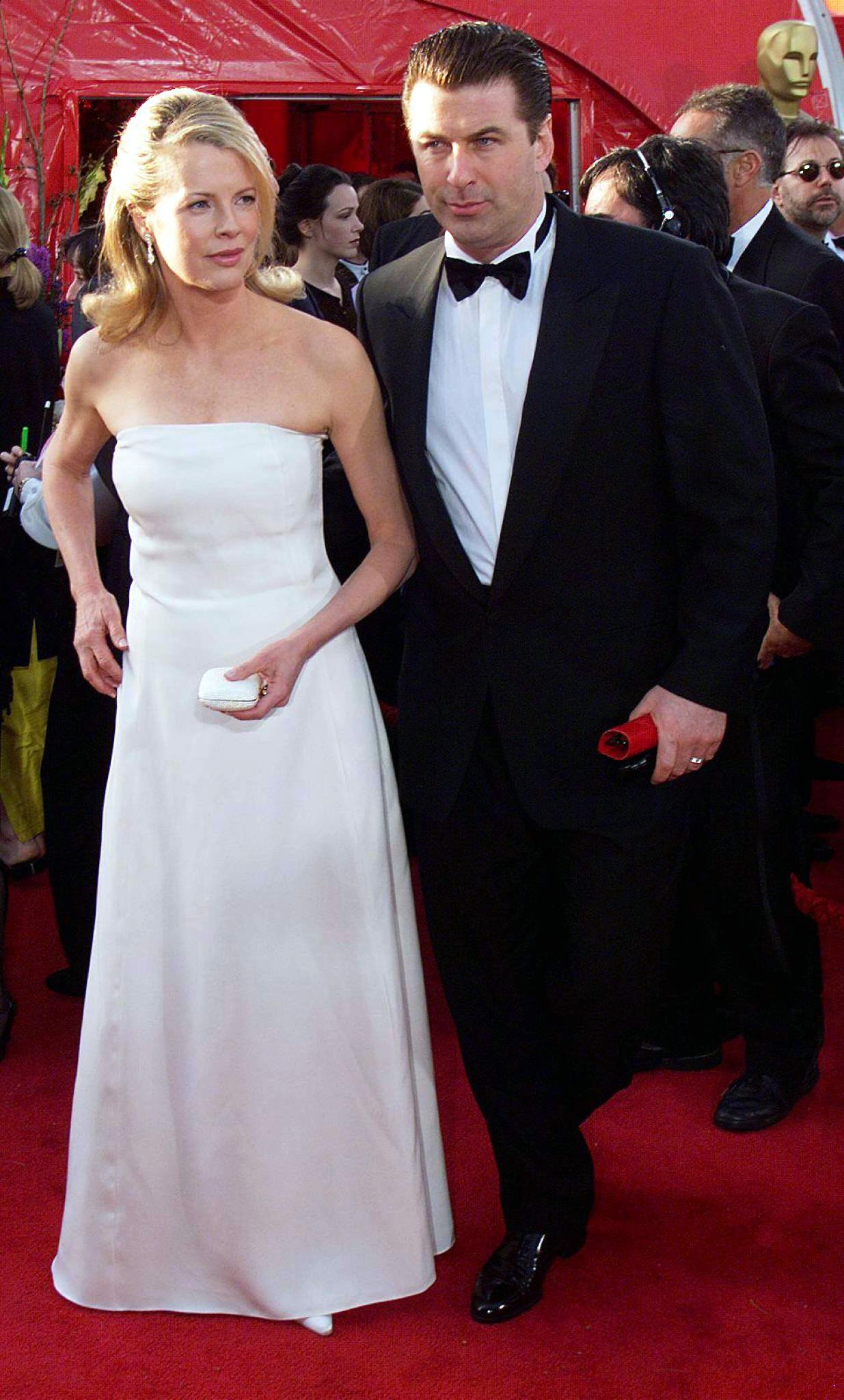 Kim Basinger at Academy Award Night on 1999